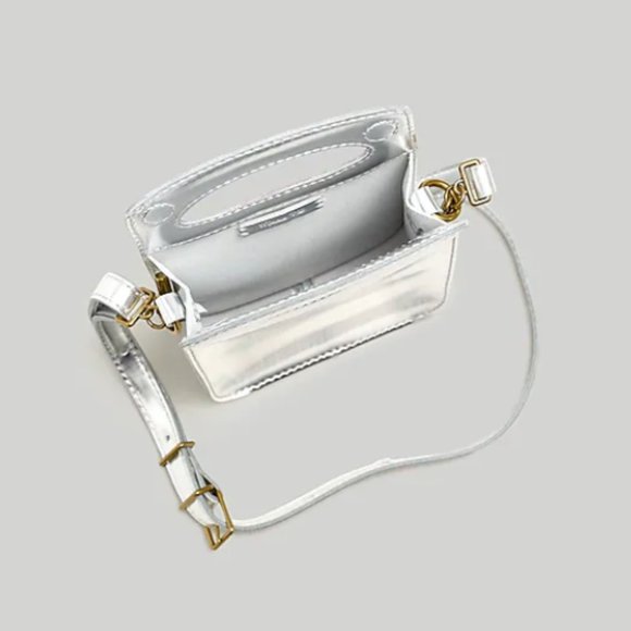 NWT Madewell Toggle Phone Bag in Specchio Silver Leather - Picture 2 of 4